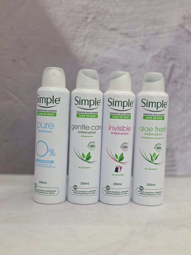 اسپری ضد تعریق و دئودراتت سیمپل simple مدل kind to skinحجم 250 میل